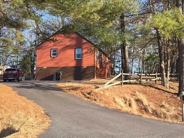 8300 Raven Run Dr, Mechanicsville, VA 23111