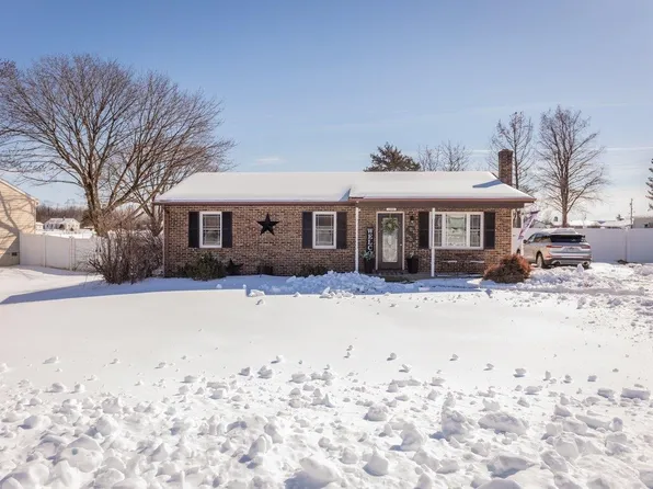 1960 McCall Dr, Dayton, VA 22821