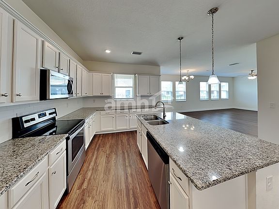 3rd image of 408 Pine Terrace Dr