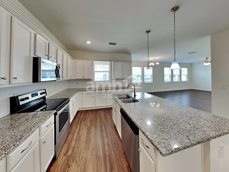 408 Pine Terrace Dr — Photo 3