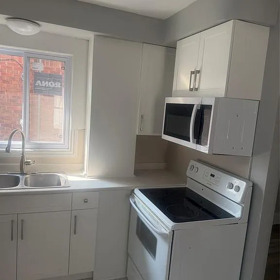 1536 Marentette Ave — Photo 11