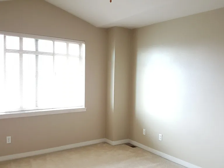 2106 Yakima Ct — Photo 9