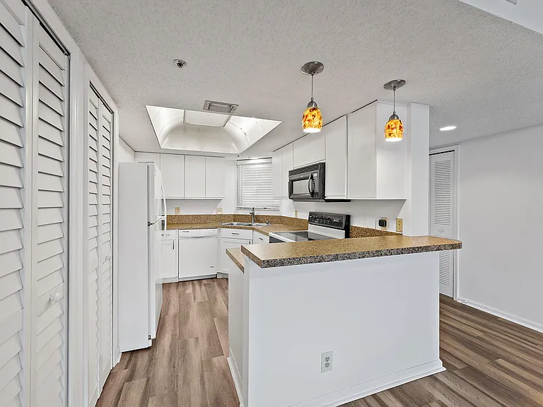 700 Uno Lago Dr #404 — Photo 5