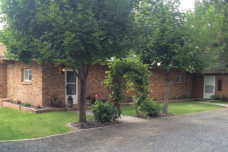 1st image of 4092 Dunn St NE