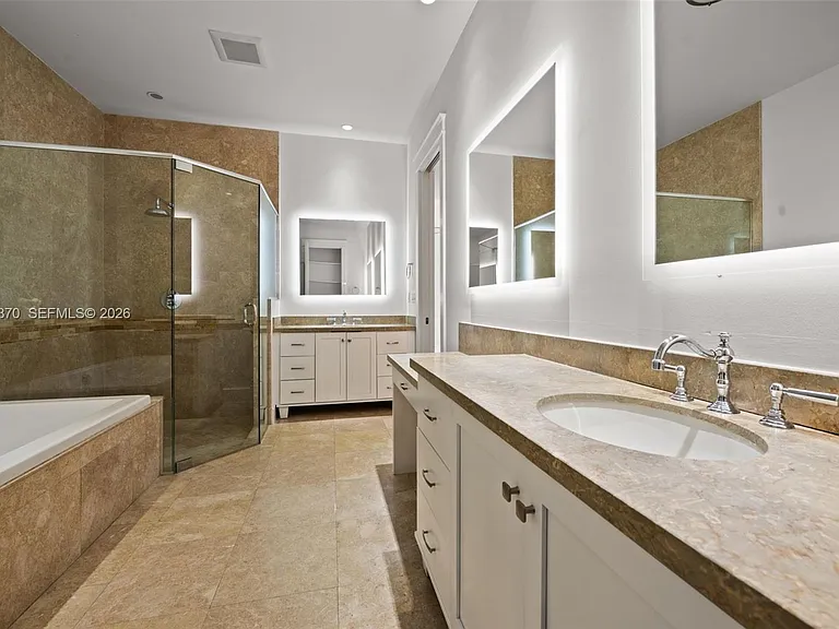 530 Valencia Ave #2 — Photo 16