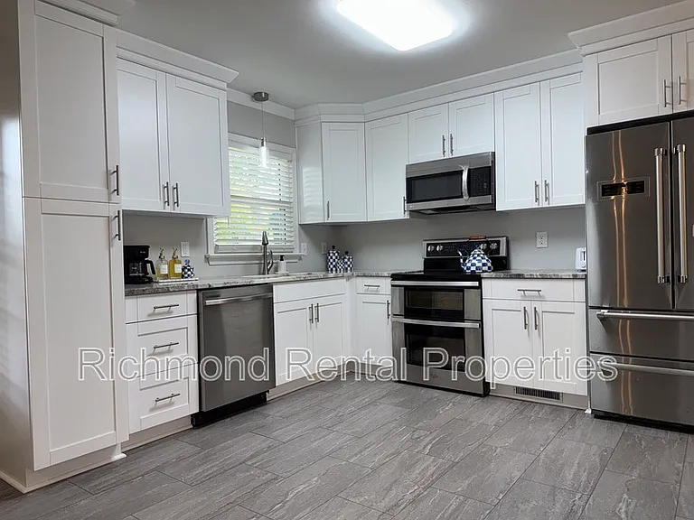 229 Shadywood Dr — Photo 6