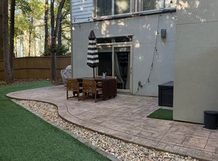 1341 Stirling Ct NW, Atlanta, GA 30318