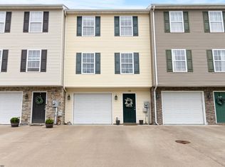 112 Eagle Dr, Maidsville, WV