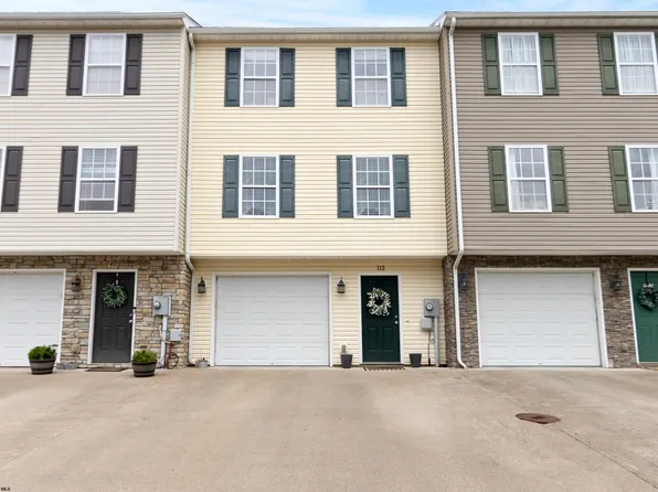 112 Eagle Dr, Maidsville, WV 26541