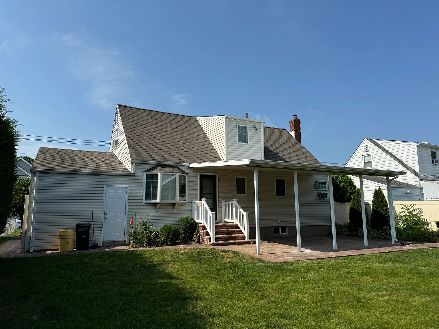 4 bed, 1210 sqft, $4,600 — Photo 3