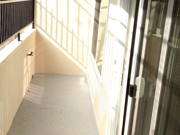 5th image of 1427 N Poinsettia Pl APT 109