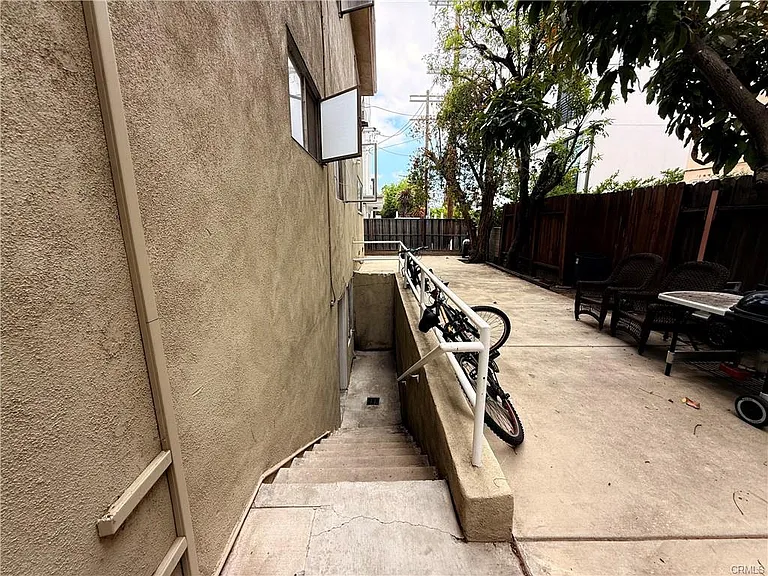 423 S Le Doux Rd #10 — Photo 16