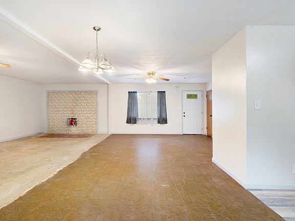 3rd image of 3546 N 2000th Rd