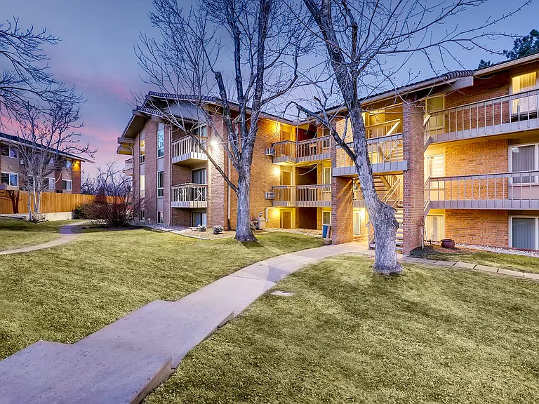 Coronado | Boulder, Co Apartments