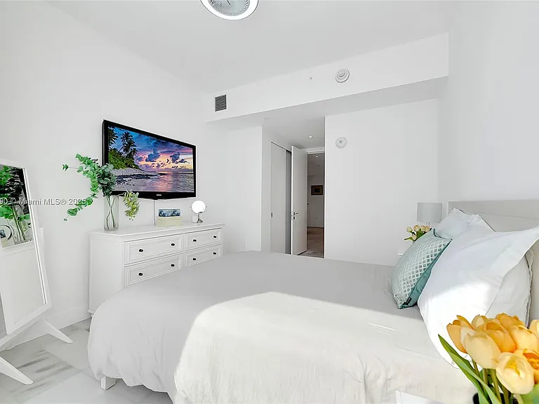 700 NE 24th St #2603 — Photo 14