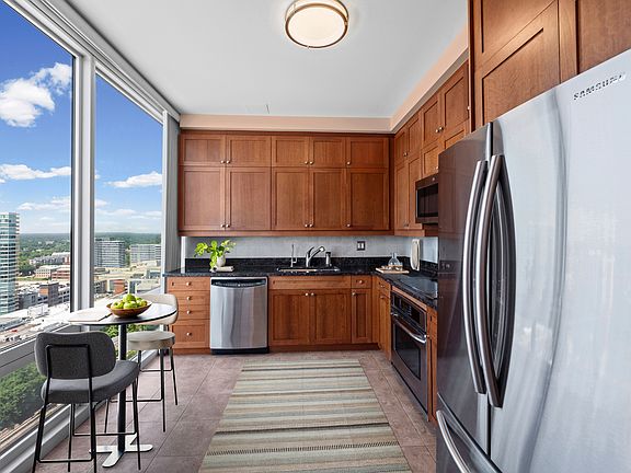 3rd image of 807 Davis St Unit 2212