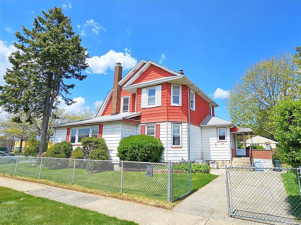 1st image of 19 Windsor Parkway