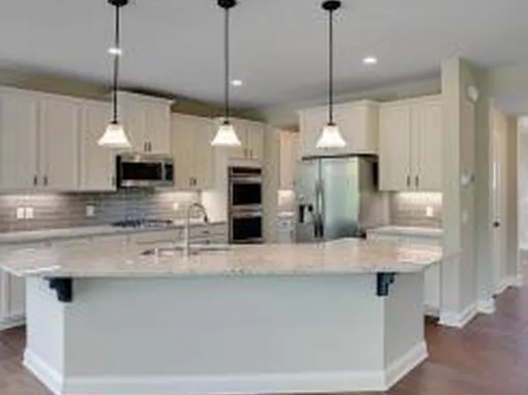 13173 Bauer Dr N, Champlin, MN 55316
