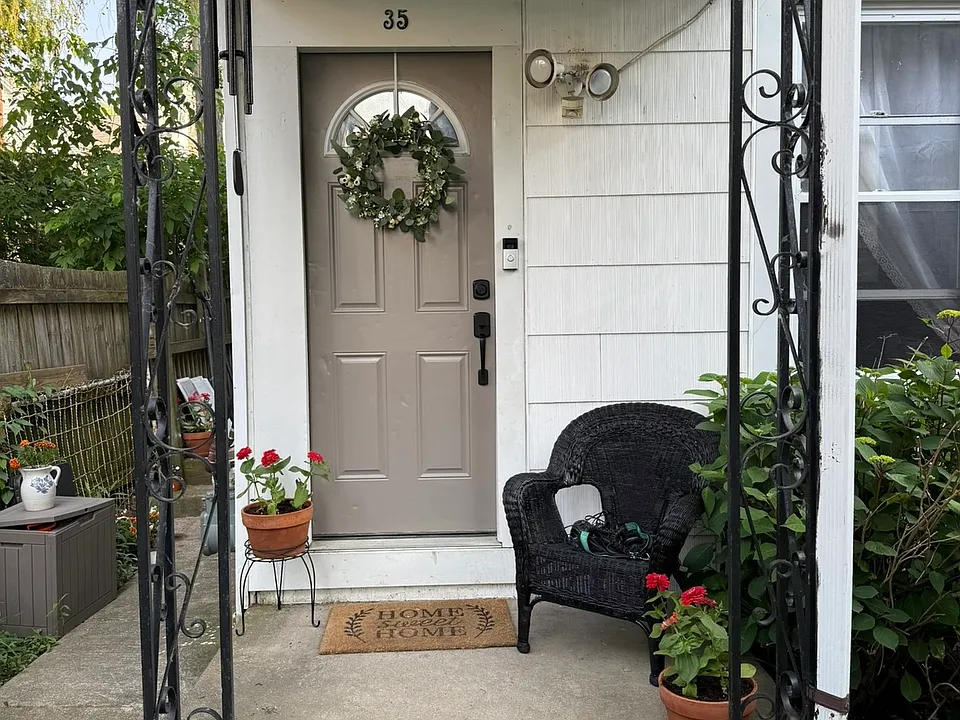 35 Hayden St #3
