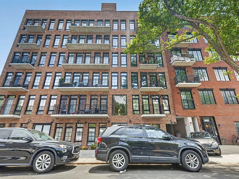 270 Sullivan Pl #4D — Photo 3