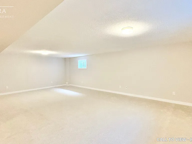 535 Oldenburg Ave — Photo 11