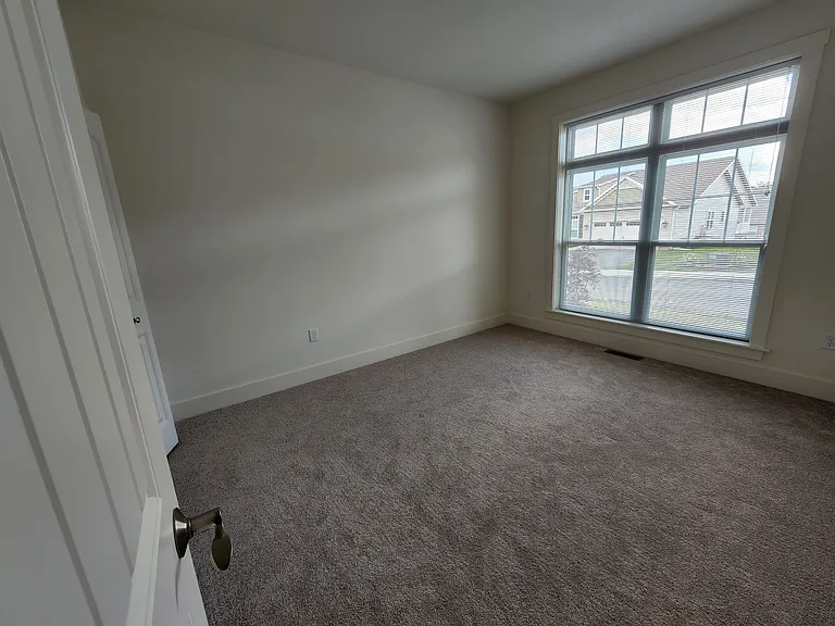 5435 Mendenhall Dr — Photo 9