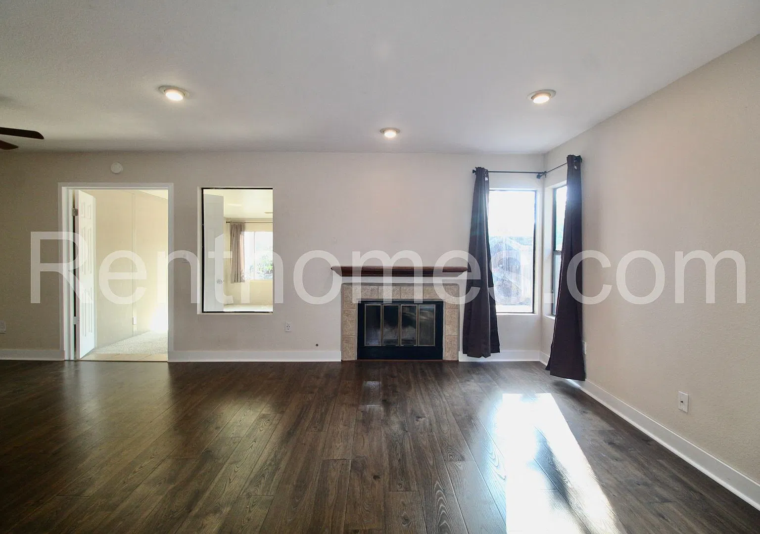 Oak Park, 5335 Caminito Cachorro, Gated, Quartz Counters, AC, 2 Car Garage with Opener! — Photo 2