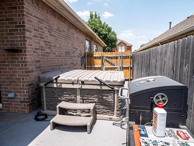 5528 Milford Dr — Photo 19