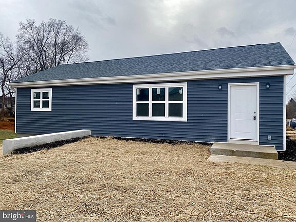 2nd image of 206 E 14th Ave