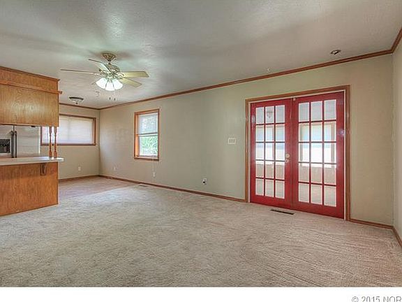 5th image of 777 N Moccasin Pl