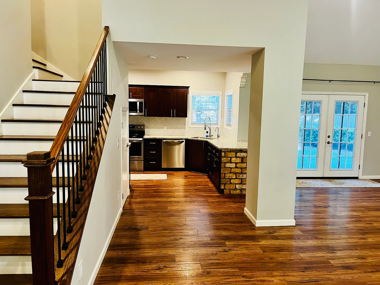3 bed, 2.5 bath, 2067 sqft, $3,600 — Photo 2