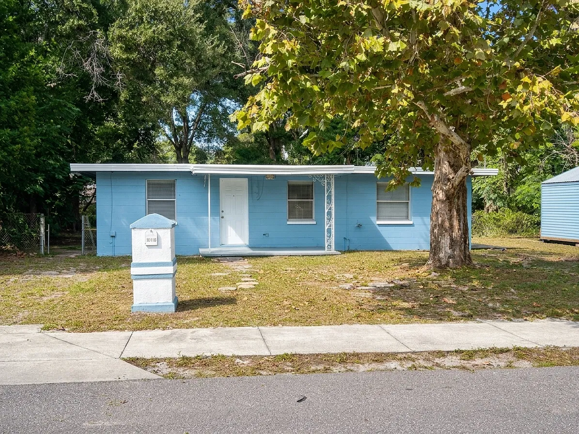 3 bed, 1178 sqft, $1,875 — Photo 1