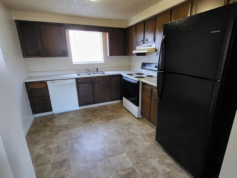 2935 Glendale Dr #5 — Photo 2