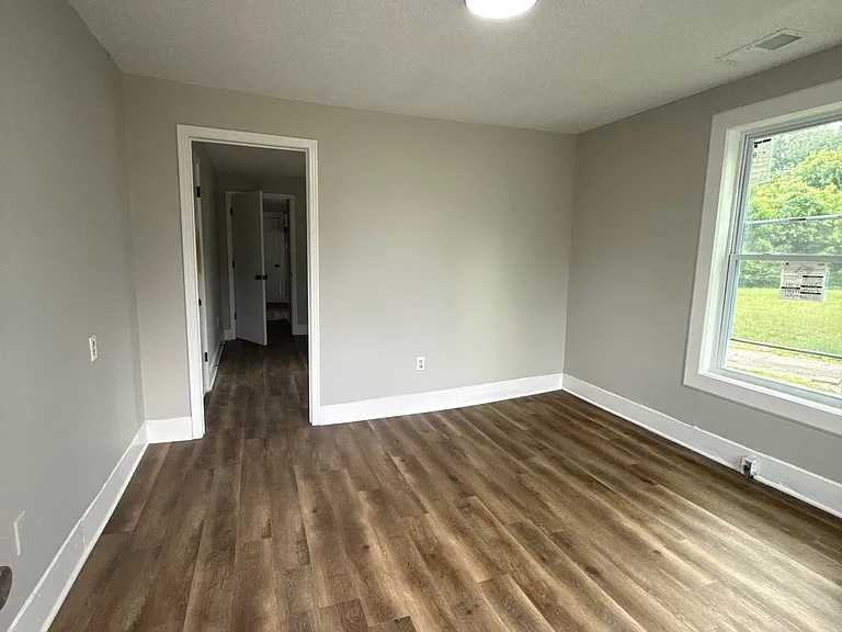 610 E Jefferson St — Photo 6
