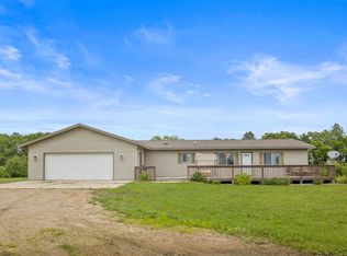 63568 260th St, Litchfield, MN 55355
