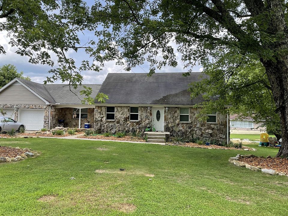 1st image of 308 Lee Dr