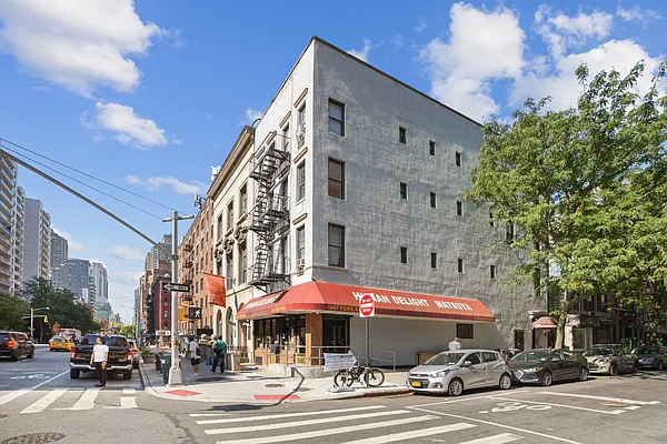 Rented by Cooper & Cooper Real Estate | media 4