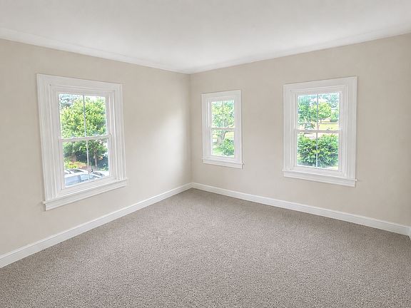 4th image of 90 Bridge Ave #2