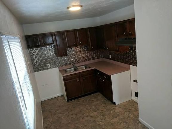 3rd image of 616 E 34th St #616