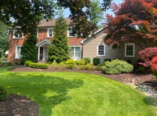 9 Byron Rd, North Caldwell, NJ 07006