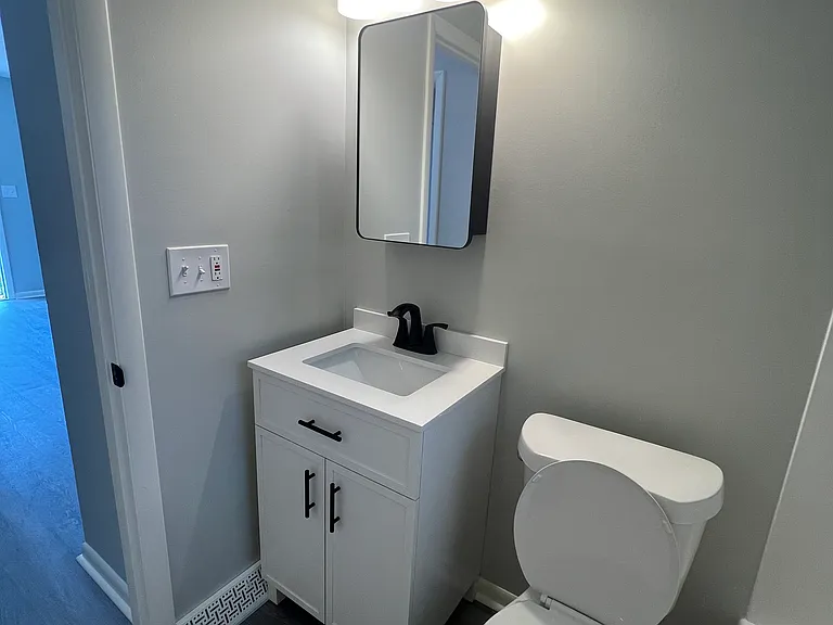 2559 & 2561 Edwin Ave #2561 — Photo 9