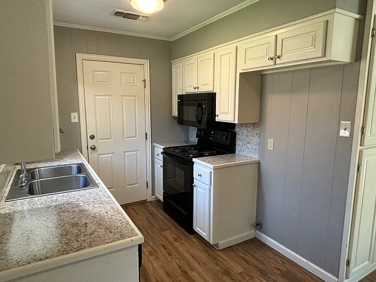 4109 Lotus St — Photo 8