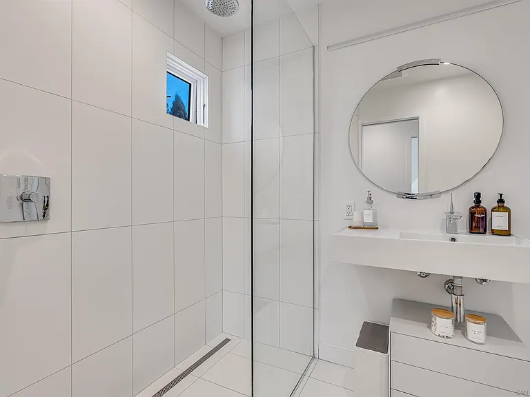 7135 Olivetas Ave — Photo 37