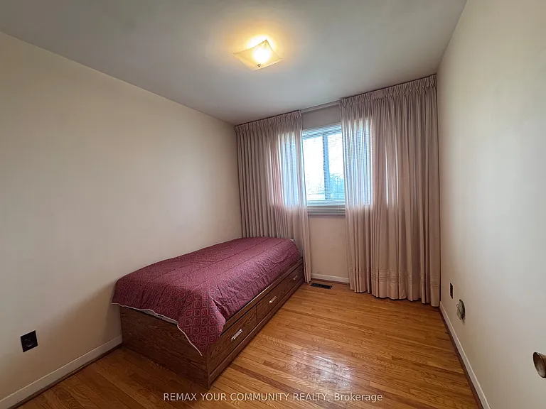 300 Driftwood Ave #UPPER — Photo 15