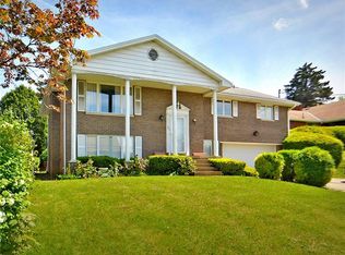 421 Commonwealth Ave, West Mifflin, PA 15122