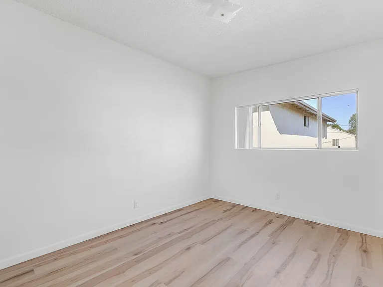 14106 Delano Street — Photo 8