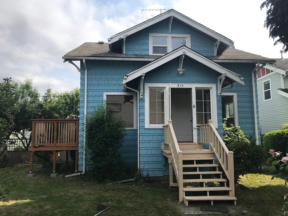 Main entrance at 314 S Tillicum, St 