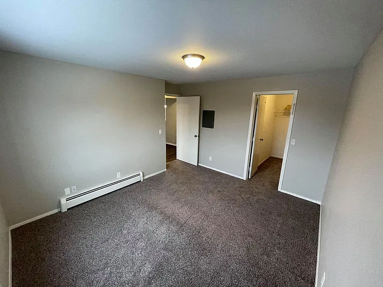 Apple Tree Apartments — Photo 29