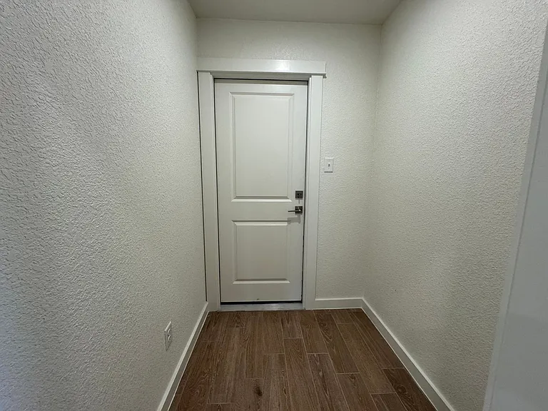 1410 Cedar River Ln — Photo 39