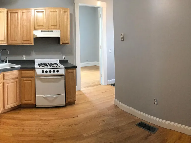 420 E Merrimack St #2 — Photo 9